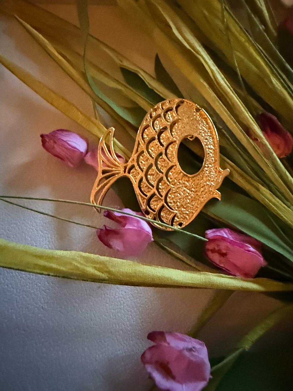 Gold Color Fish Brooch - Picture 2 of 2